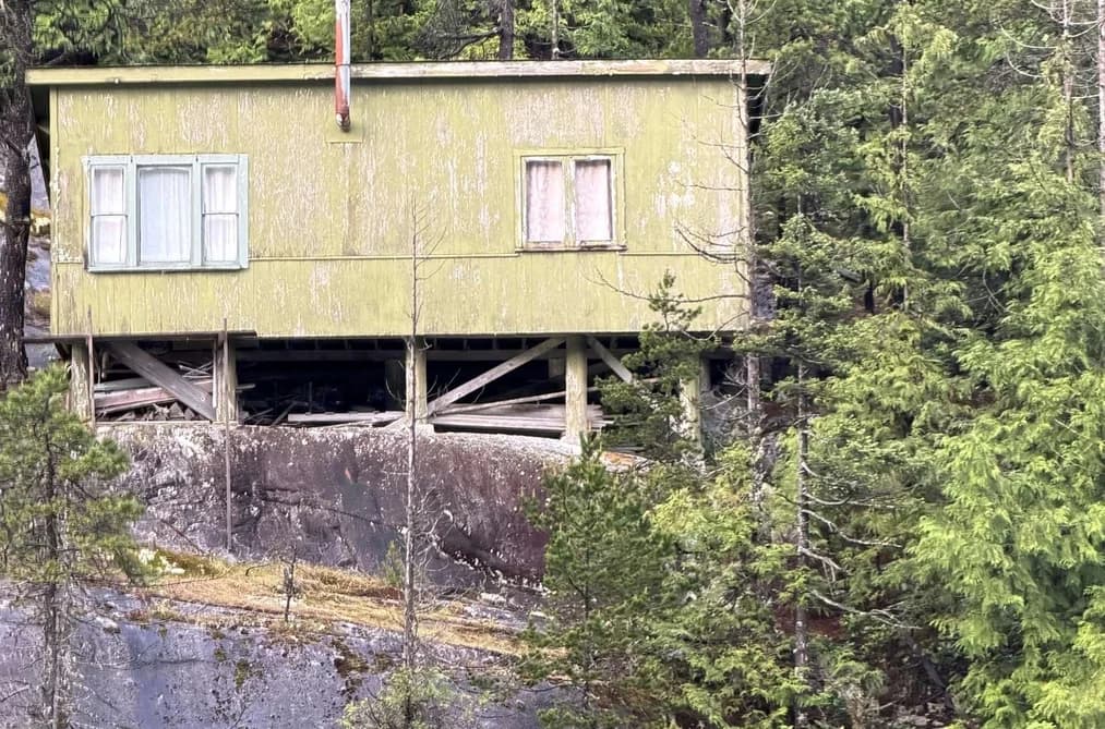 1 SOUTH OF DEBECK CREEK, Pitt Meadows, BC — Residential for Sale - Photo 2