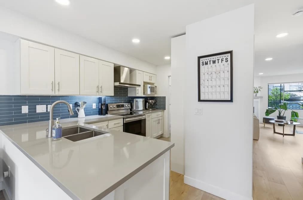 10 2118 EASTERN AVENUE, North Vancouver, BC — Residential for Sale - Photo 2