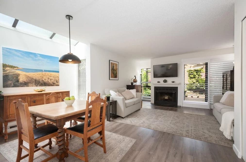 230 W 14 STREET, North Vancouver, BC — Residential for Sale - Photo 2