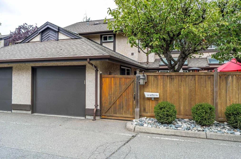 10 34755 OLD YALE ROAD, Abbotsford, BC — Residential for Sale - Main Photo
