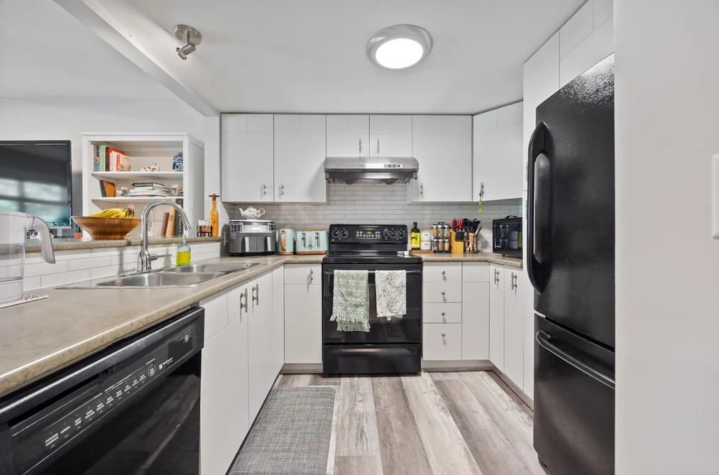 10 7428 SOUTHWYNDE AVENUE, Burnaby, BC — Residential for Sale - Photo 2