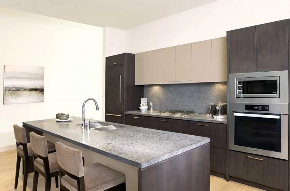 100 888 ARTHUR ERICKSON PLACE, West Vancouver, BC — Residential for Sale - Photo 2