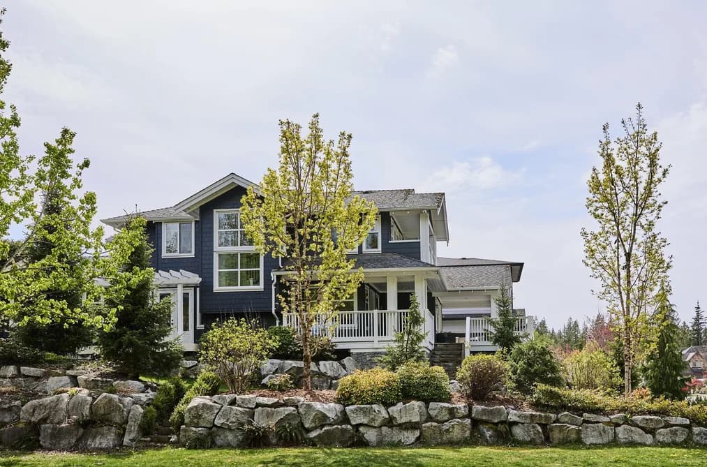 1001 JAY CRESCENT, Squamish, BC — Residential for Sale - Main Photo