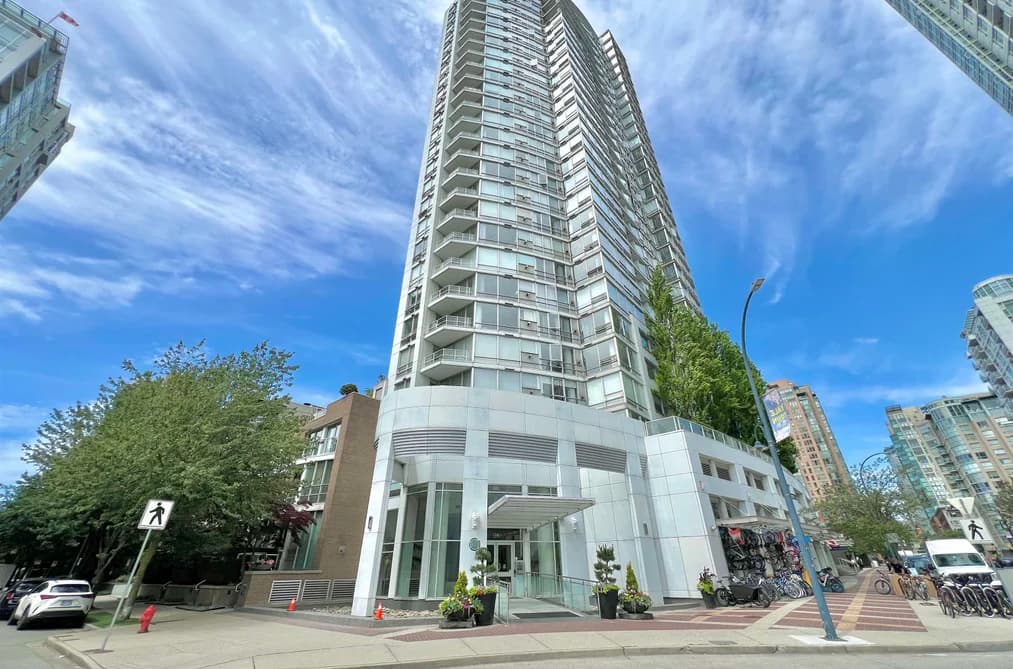 1002 1201 MARINASIDE CRESCENT, Vancouver, BC — Residential for Sale - Main Photo