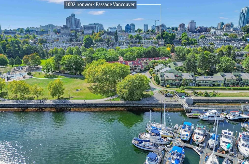1002 IRONWORK PASSAGE, Vancouver, BC — Residential for Sale - Photo 2