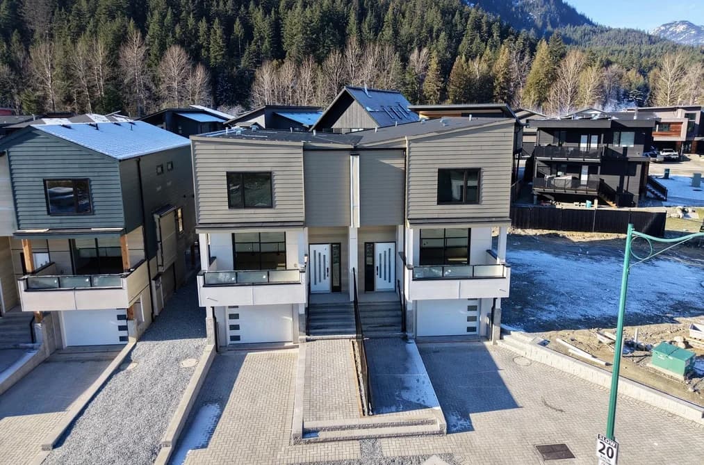 1002 PHARE CRESCENT, Pemberton, BC — Residential for Sale - Main Photo