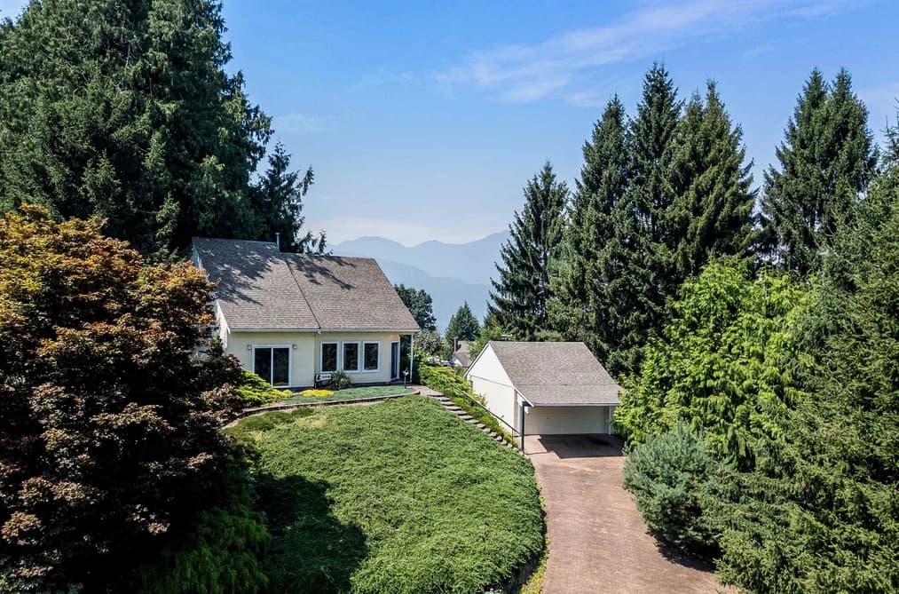 10021 FALCON CRESCENT, Chilliwack, BC — Residential for Sale - Main Photo