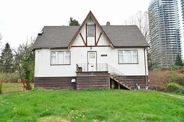 House for sale at 10024 Whalley Boulevard Surrey British Columbia - MLS: R3127538