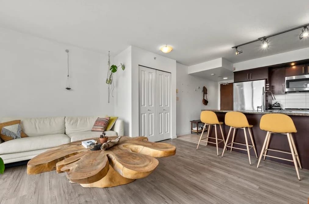 1003 1650 W 7TH AVENUE, Vancouver, BC — Residential for Sale - Photo 2