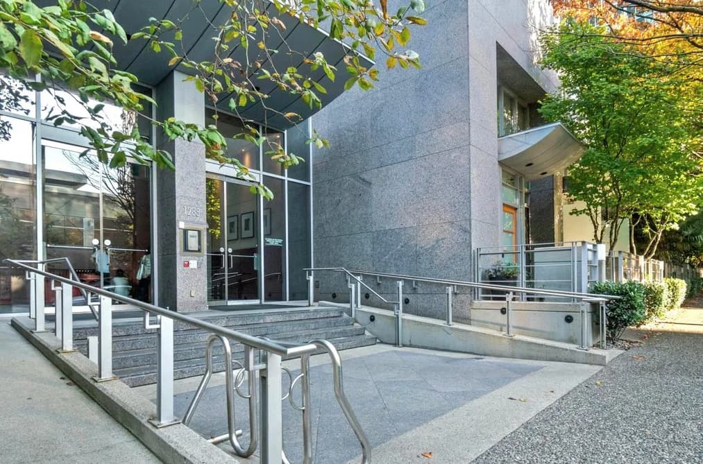 1005 1288 W GEORGIA STREET, Vancouver, BC — Residential for Sale - Photo 2