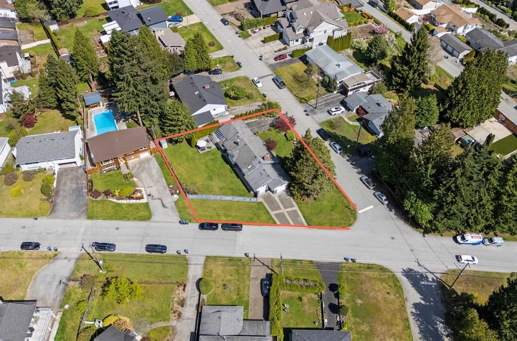 1005 WESTMOUNT DRIVE, Port Moody, BC — Residential for Sale - Photo 2