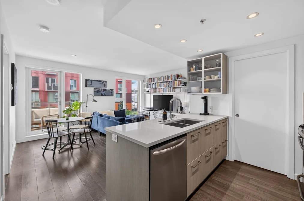 1009 983 E HASTINGS STREET, Vancouver, BC — Residential for Sale - Photo 2