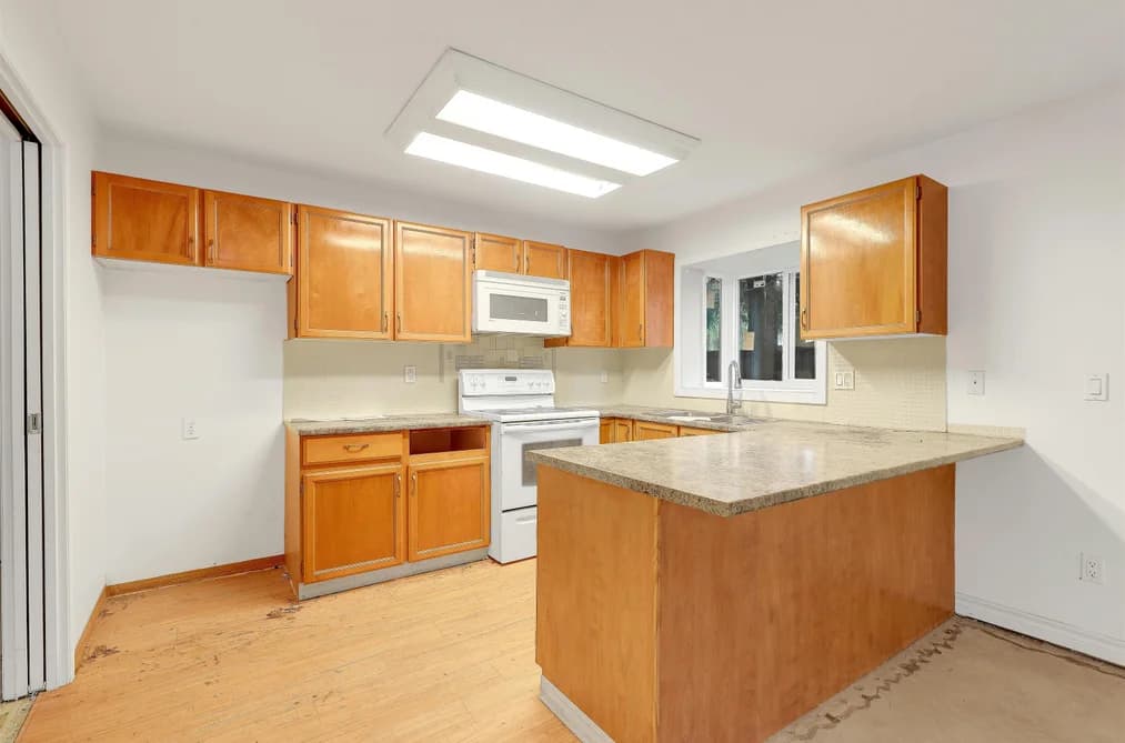 101 13858 102 AVENUE, Surrey, BC — Residential for Sale - Photo 2