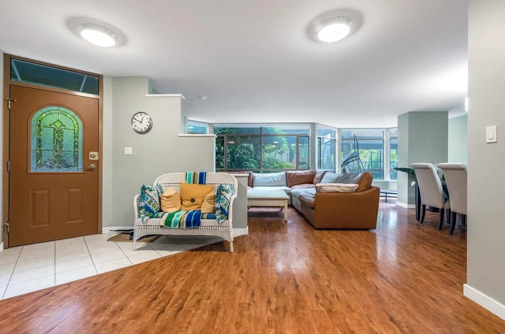 101 15111 RUSSELL AVENUE, White Rock, BC — Residential for Sale - Photo 2