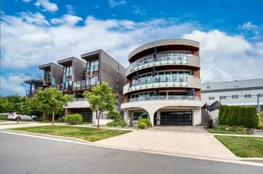Condo for sale at 101 15219 Royal Avenue White Rock British Columbia - MLS: R3138544