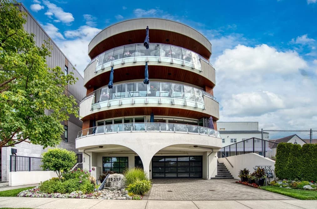101 15219 ROYAL AVENUE, White Rock, BC — Residential for Sale - Photo 2
