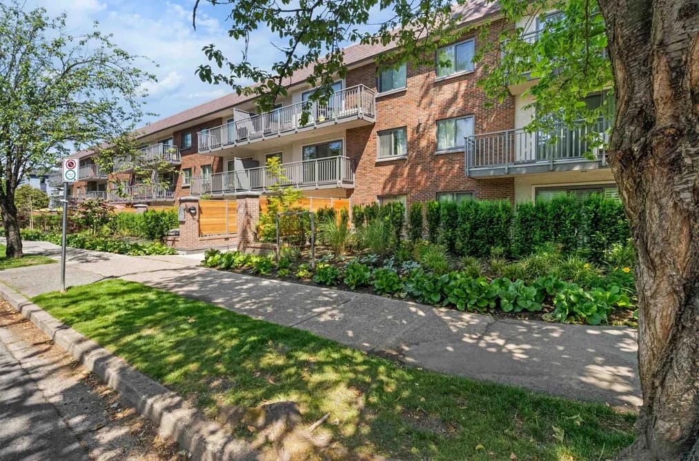 101 2121 W 6TH AVENUE, Vancouver, BC — Residential for Sale - Photo 2
