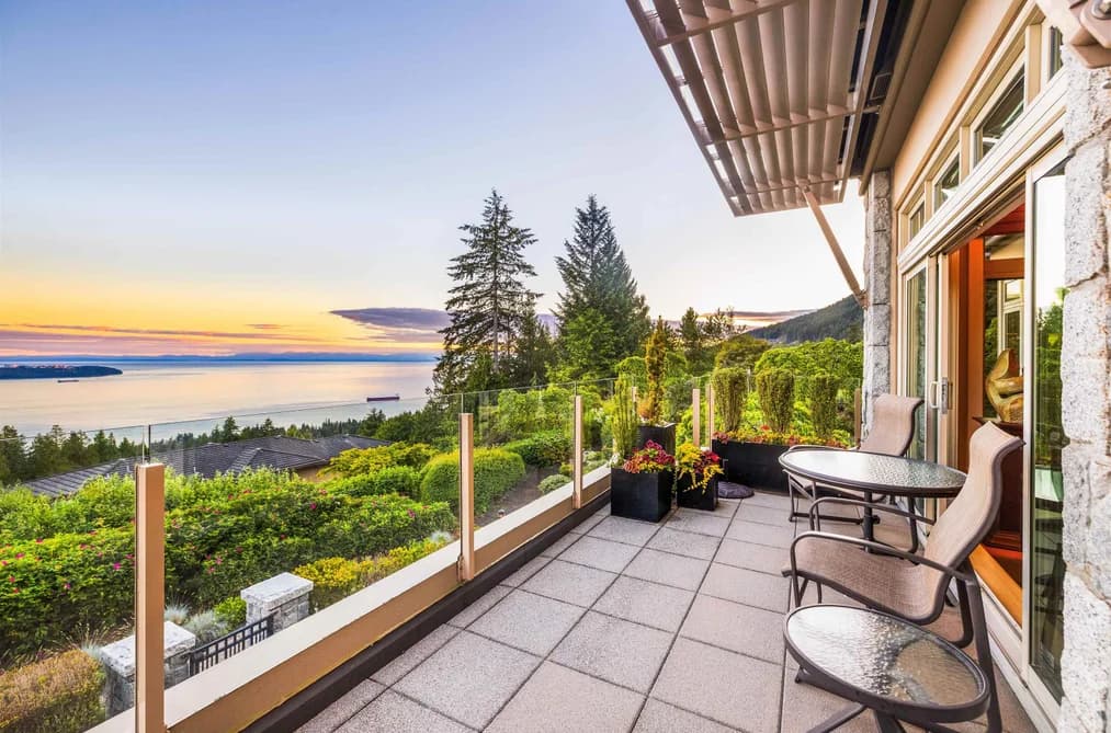 101 2535 GARDEN COURT, West Vancouver, BC — Residential for Sale - Main Photo