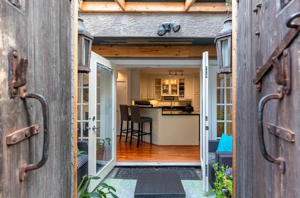 101 2535 YORK AVENUE, Vancouver, BC — Residential for Sale - Main Photo