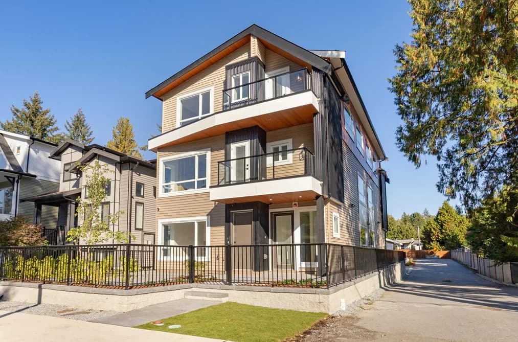 101 3532 HASTINGS STREET, Port Coquitlam, BC — Residential for Sale - Photo 2