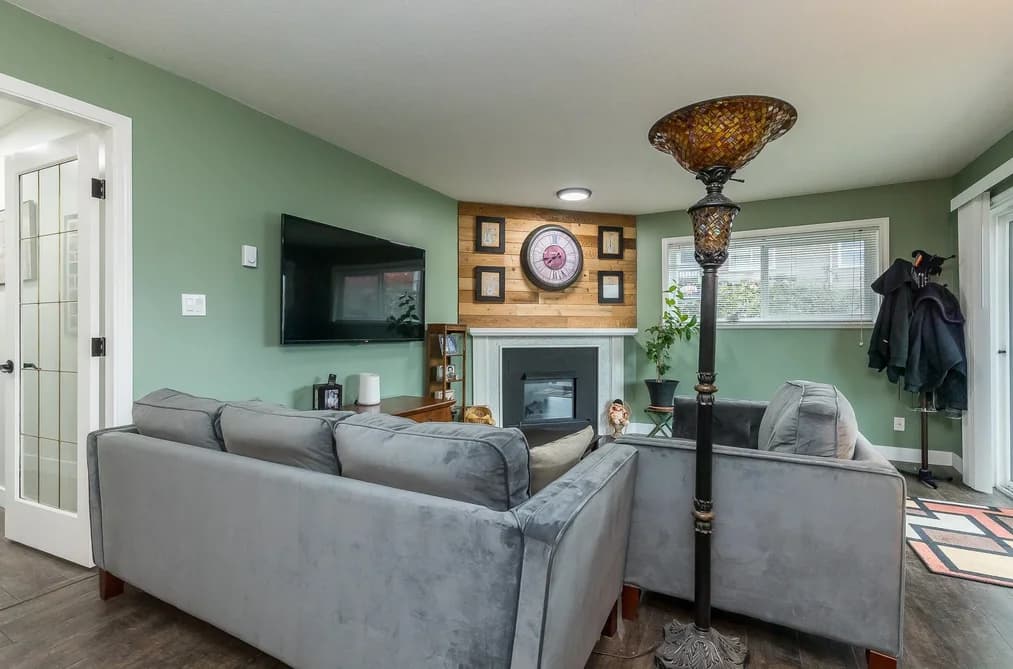 101 46033 CHILLIWACK CENTRAL ROAD, Chilliwack, BC — Residential for Sale - Main Photo