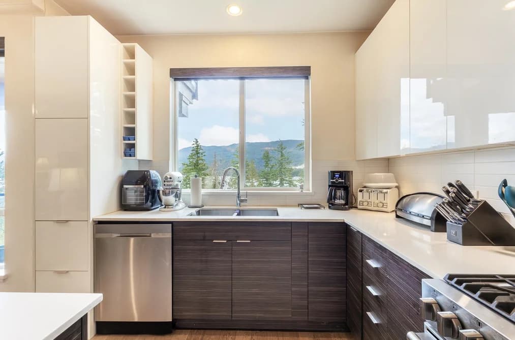 101 5782 MARINE WAY, Sechelt, BC — Residential for Sale - Photo 2