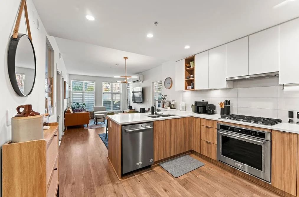 101 750 DOGWOOD STREET, Coquitlam, BC — Residential for Sale - Photo 2