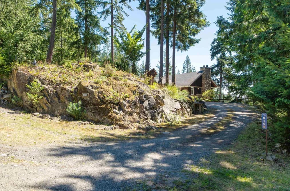 1010 COWAN POINT DRIVE, Bowen Island, BC — Residential for Sale - Photo 2