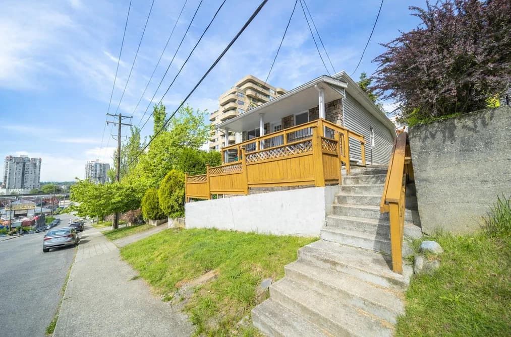 1011 AUCKLAND STREET, New Westminster, BC — Residential for Sale - Main Photo