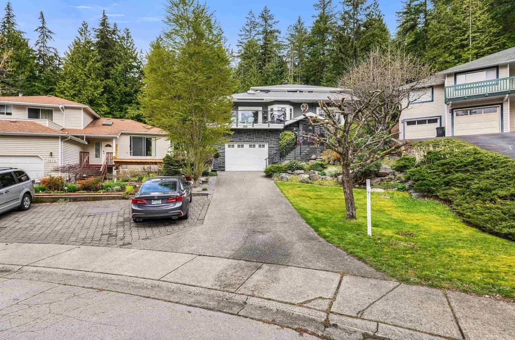 1014 LANARK PLACE, Squamish, BC — Residential for Sale - Photo 2