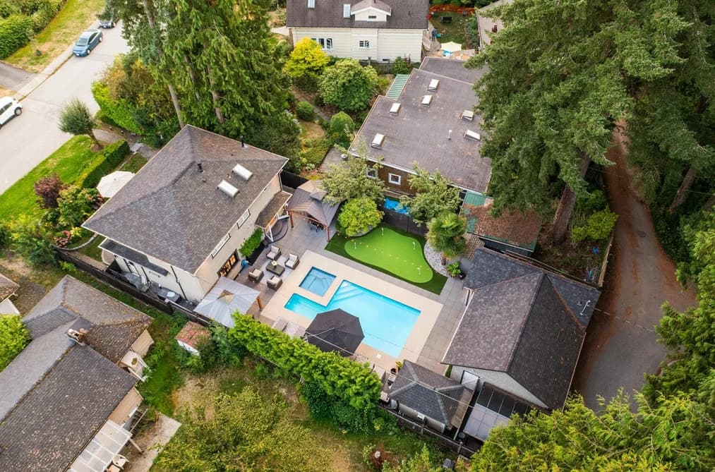1018 W 19TH STREET, North Vancouver, BC — Residential for Sale - Photo 2
