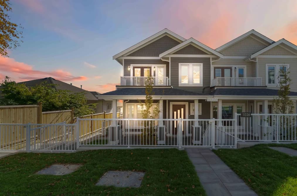 102 1026 STEWART AVENUE, Coquitlam, BC — Residential for Sale - Photo 2