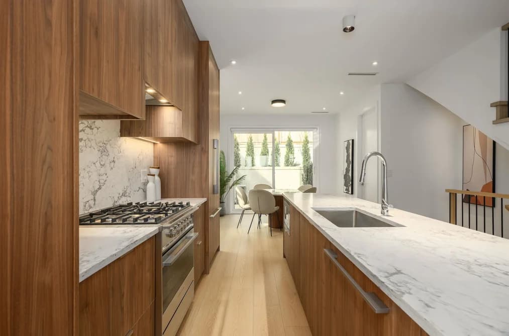 102 1125 CARTIER AVENUE, Coquitlam, BC — Residential for Sale - Photo 2
