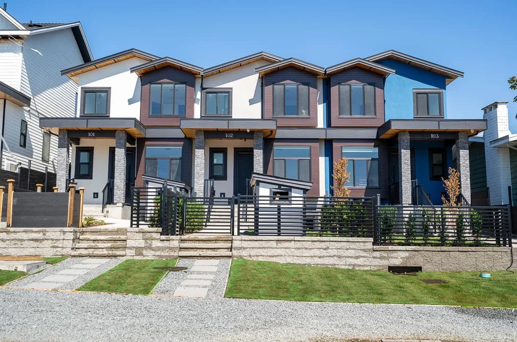 102 1149 DANSEY AVENUE, Coquitlam, BC — Residential for Sale - Main Photo