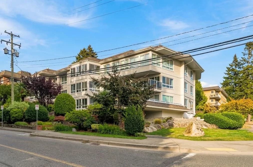 102 1322 MARTIN STREET, White Rock, BC — Residential for Sale - Photo 2
