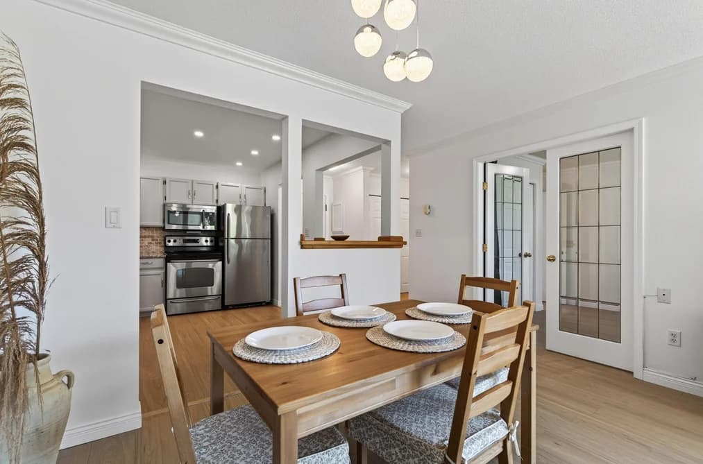 102 1350 VIDAL STREET, White Rock, BC — Residential for Sale - Photo 2