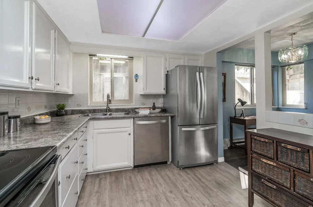 102 1368 FOSTER STREET, White Rock, BC — Residential for Sale - Photo 2