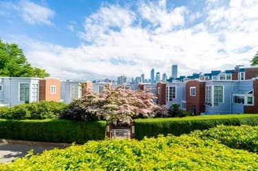 Condo for sale at 102 1530 Mariner Walk Vancouver British Columbia - MLS: R3138935