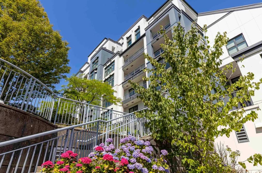 102 2528 E BROADWAY, Vancouver, BC — Residential for Sale - Photo 2
