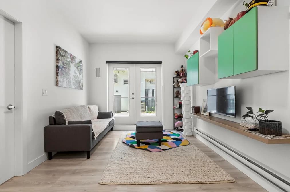 102 2688 DUKE STREET, Vancouver, BC — Residential for Sale - Photo 2