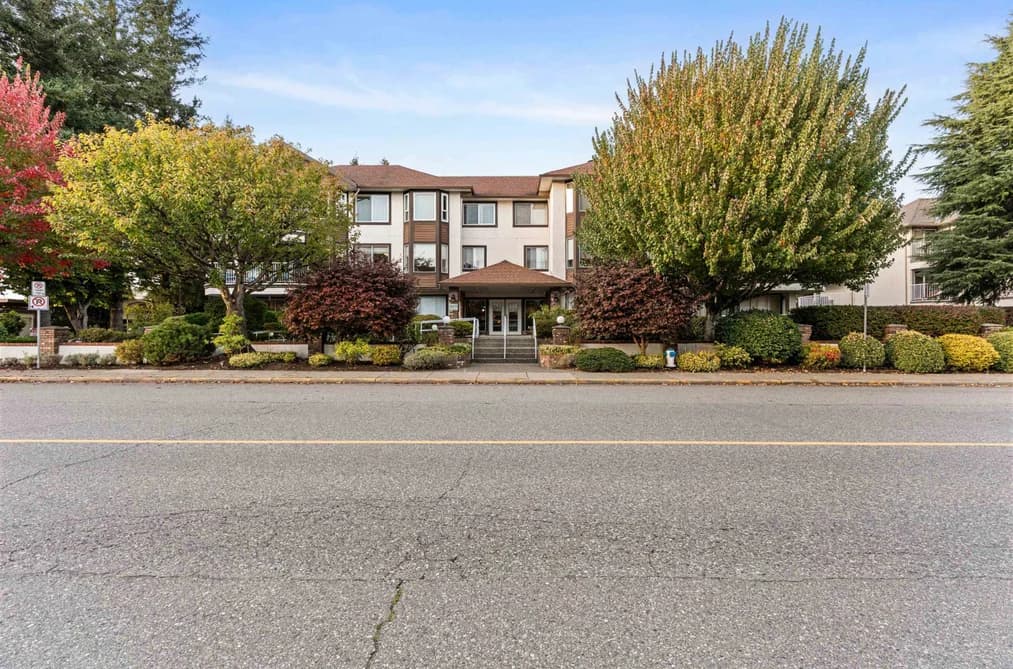 102 33375 MAYFAIR AVENUE, Abbotsford, BC — Residential for Sale - Photo 2