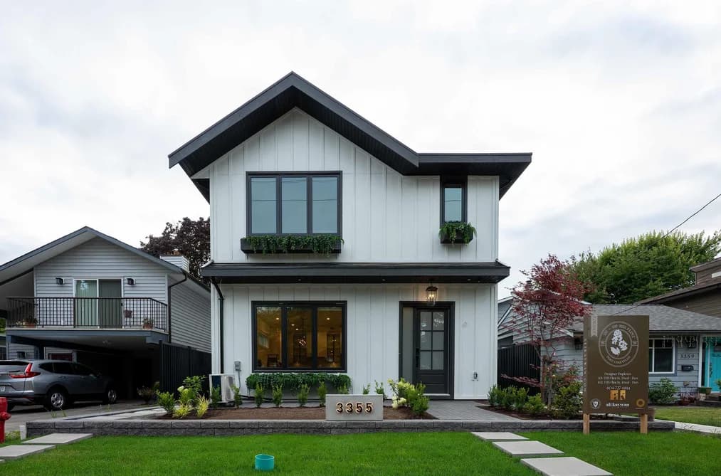 102 3355 FLINT STREET, Port Coquitlam, BC — Residential for Sale - Photo 2