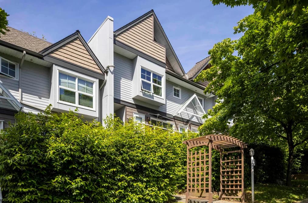 102 3787 PENDER STREET, Burnaby, BC — Residential for Sale - Photo 2