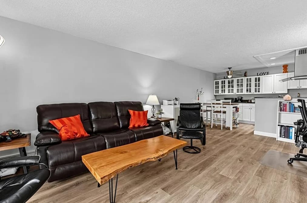102 410 AGNES STREET, New Westminster, BC — Residential for Sale - Main Photo