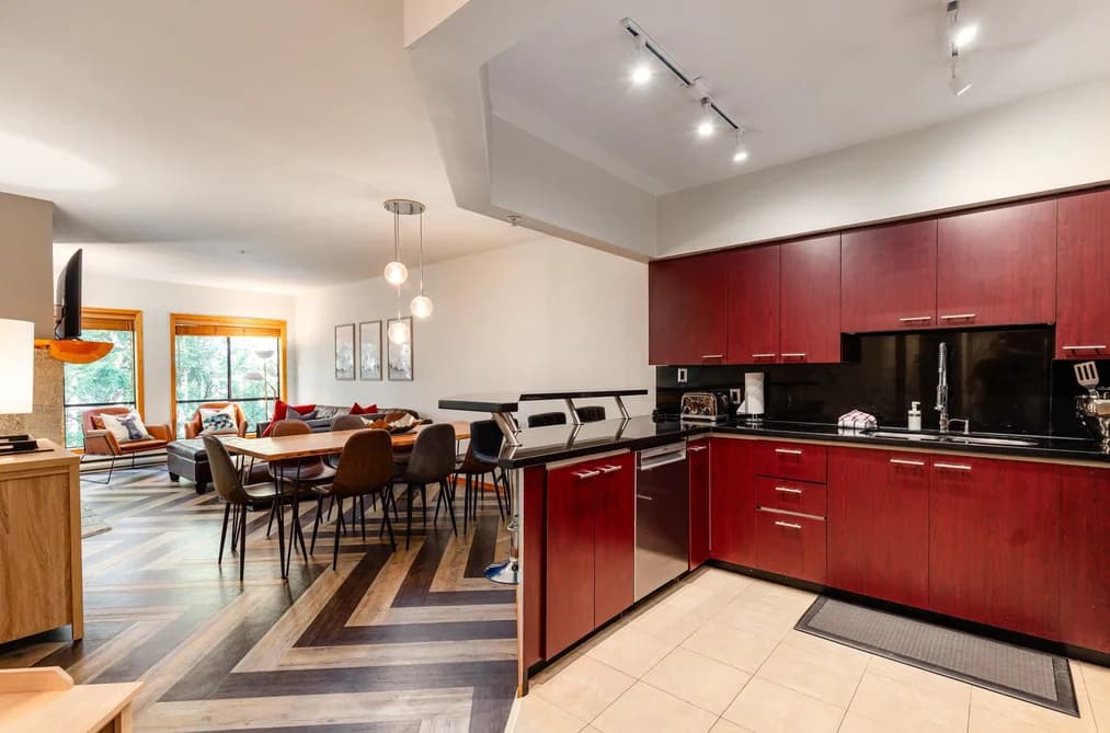 102 4821 SPEARHEAD DRIVE, Whistler, BC — Residential for Sale - Photo 2