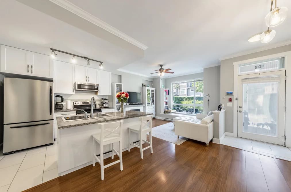 102 7418 BYRNEPARK WALK, Burnaby, BC — Residential for Sale - Main Photo