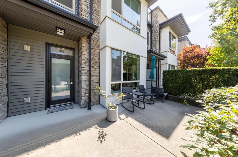 102 7418 BYRNEPARK WALK, Burnaby, BC — Residential for Sale - Photo 2