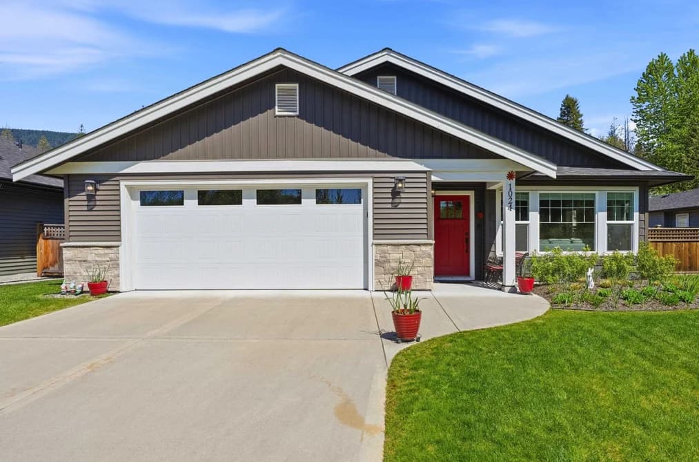 1024 CELIA CRESCENT, Gibsons, BC — Residential for Sale - Main Photo