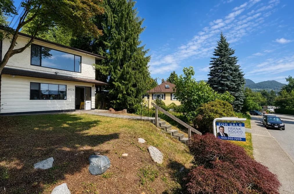 1024 RANCH PARK WAY, Coquitlam, BC — Residential for Sale - Photo 2