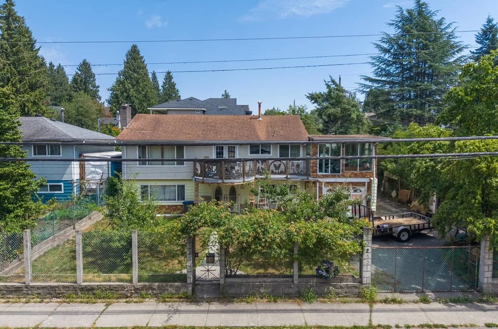10240 140 STREET, Surrey, BC — Residential for Sale - Photo 2